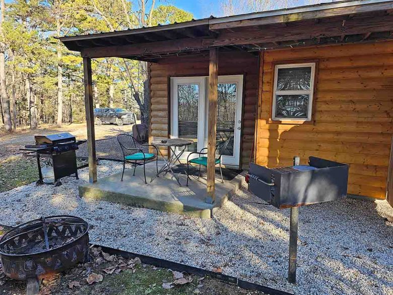 Honey Bear Cabin 1 Grill & Fire Pit