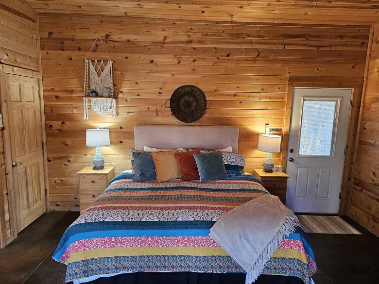 Honey Bear Haven Cabin 4 King Bed