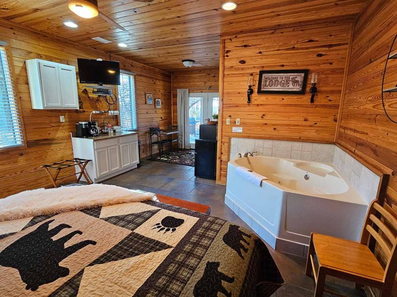 Honey Bear Haven Cabin 2